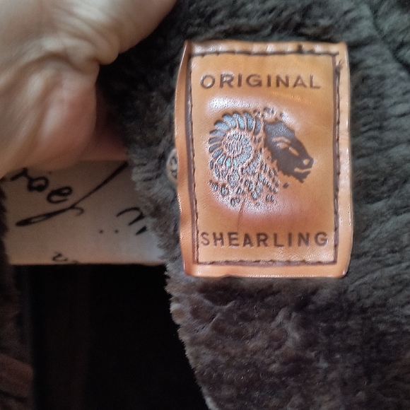 Original Shearling Brown Crocodile Embossed Coat with Fur Collar. Size Large - Picture 3 of 8